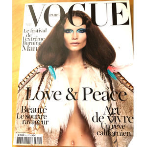2010 NOVEMBER VOGUE PARIS MAGAZINE - NATASHA POLY - HIGH END FASHION - L 3616